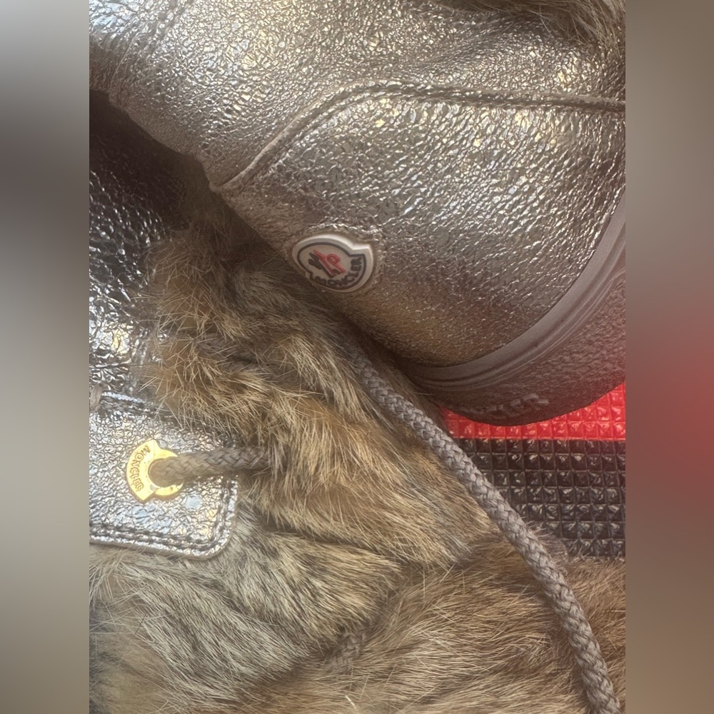 MONCLER Laced up Fur Boots in Gold size 6 (EU 36)
Made in Italy B17 - Picture 6 of 15